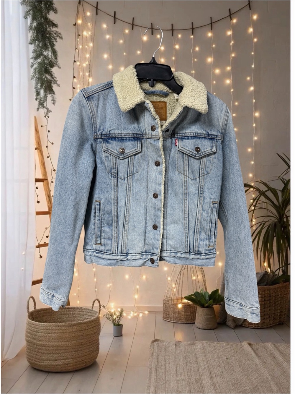 Levi's Light Blue Denim barn Jacket with Cream Sherpa Collar small